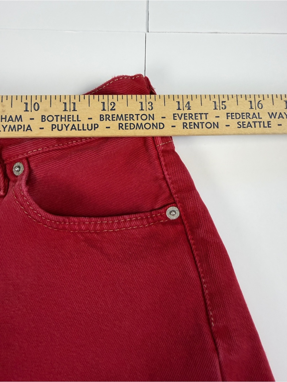 Vintage Levi’s 501 Red Cutoff Shorts Womens 26 Button Fly Raw Hem - Picture 5 of 6